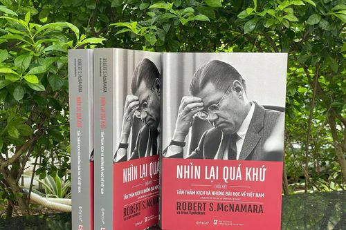 Phát hành sách 'Nhìn lại quá khứ: Tấn thảm kịch và những bài học về Việt Nam' của cựu Bộ trưởng Quốc phòng Mỹ