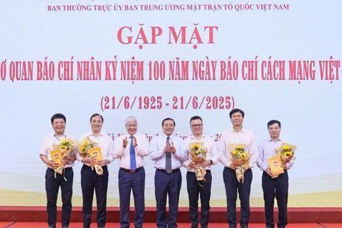 Khuyến khích sự tham gia của báo chí vào công tác giám sát, phản biện xã hội