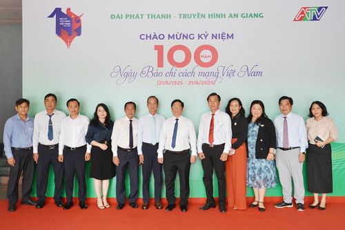 Lãnh đạo tỉnh An Giang chúc mừng các cơ quan báo chí