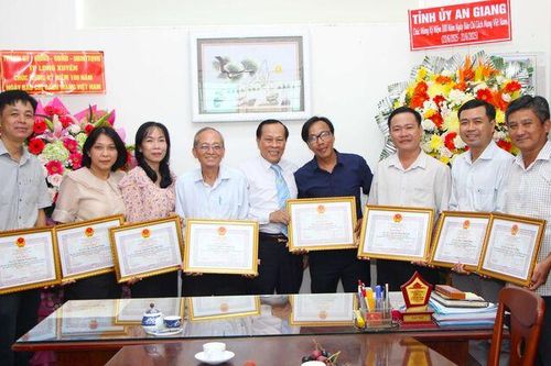 Hội Nhà báo tỉnh An Giang khen thưởng 8 hội viên