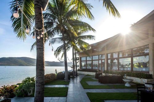 Cùng Traveloka gợi ý những resort đẳng cấp ở Nha Trang được yêu thích nhất
