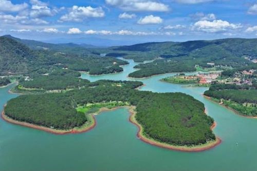 Đà Lạt: Tìm thấy thi thể nam thanh niên bị nước cuốn trôi trong hồ Tuyền Lâm