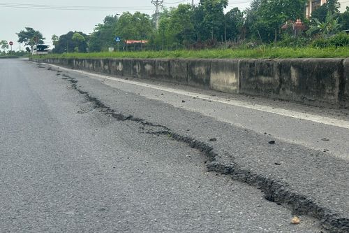 Vết nứt trên tuyến đường Âu Cơ sẽ sớm được xử lý trong tháng 6 sau phản ánh của Báo Phú Thọ