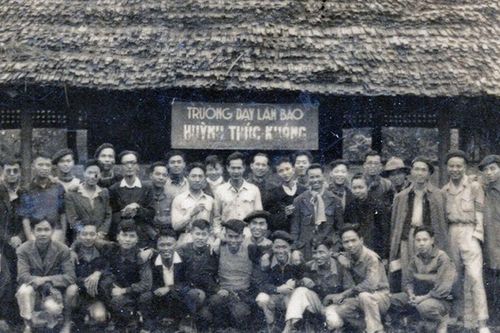 Thế hệ nhà báo trẻ tiếp bước cha anh