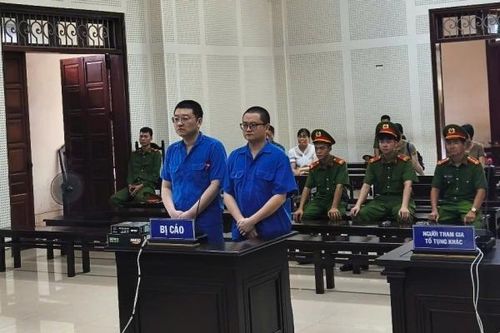 Xử phạt 8 năm tù 2 bị cáo người Trung Quốc về tội tàng trữ, lưu hành tiền giả