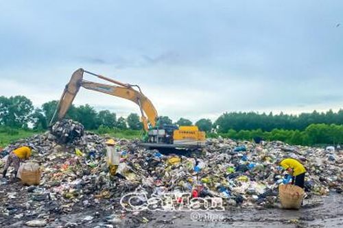 Cà Mau vận hành khẩn cấp các bãi rác tạm