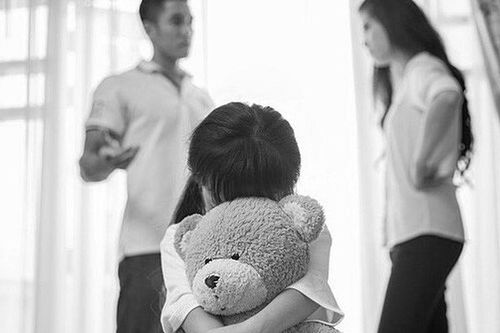 Con bị thiểu năng trí tuệ, khi ly hôn có được chia phần tài sản chung của vợ chồng không?