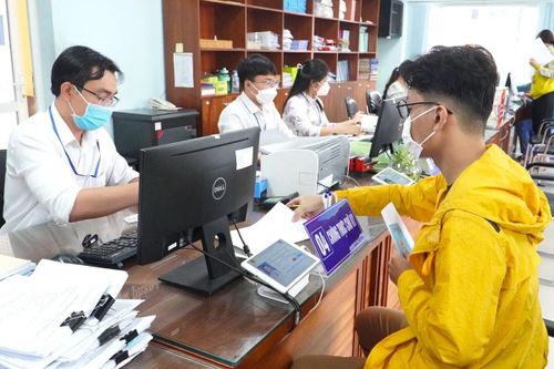 Hai khoản trợ cấp dành cho cán bộ nghỉ hưu trước tuổi do tinh giản biên chế