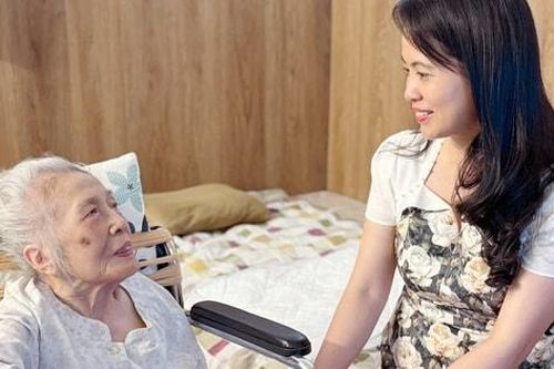 Nhà báo Lý Thị Trung và hành trình thắp lên ánh lửa