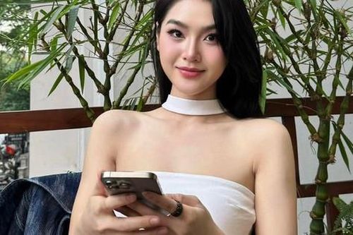 Mỹ nhân VFC quê Thanh Hóa gợi ý kiểu áo thun sexy cuốn hút mùa hè