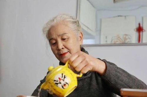 Lương hưu gần 20 triệu/tháng, tôi vẫn sống chật vật hơn người em họ không lương lậu ở quê