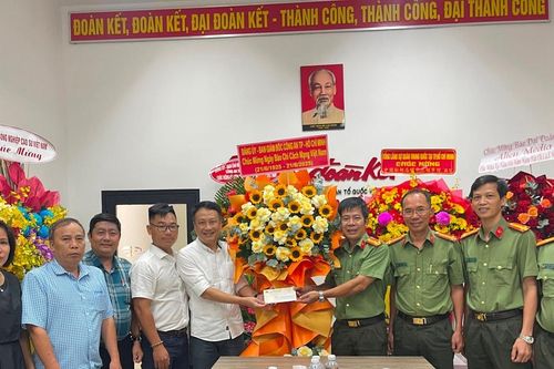 Nhiều cơ quan tới thăm và chúc mừng Báo Đại đoàn kết nhân dịp kỷ niệm 100 năm Ngày Báo chí Cách mạng Việt Nam