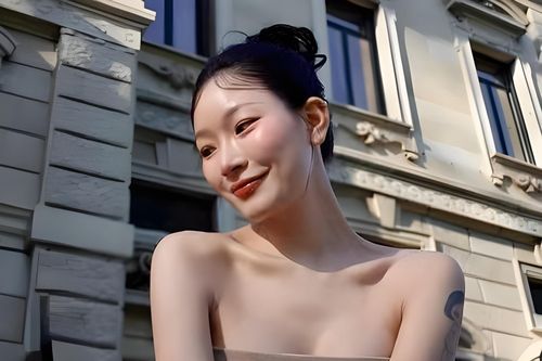 YouTuber Thạch Trang xin lỗi lần 2