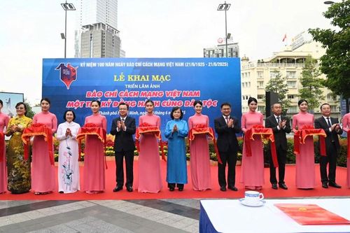 Khai mạc triển lãm 'Báo chí Cách mạng Việt Nam – Một thế kỷ đồng hành cùng dân tộc'