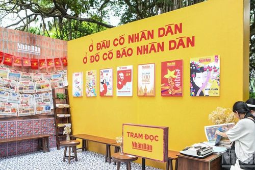 Khám phá triển lãm 'Báo Nhân Dân trong dòng chảy 100 năm Báo chí Cách mạng Việt Nam'