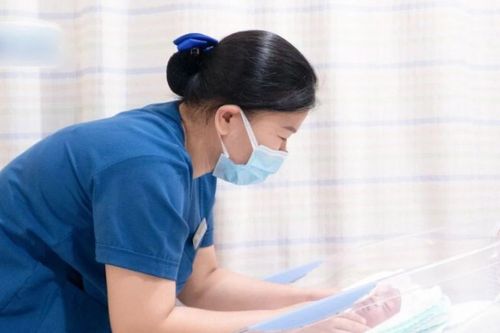 Cam go nuôi sống trẻ sinh non nhiễm trùng nặng do vỡ ối sớm