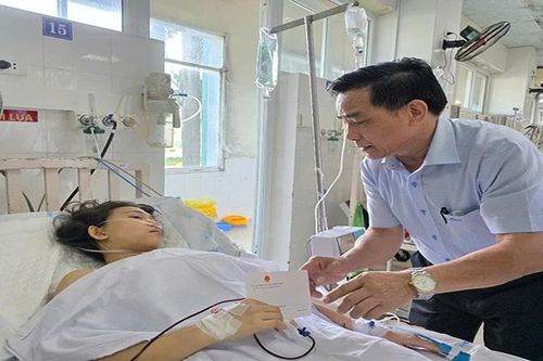 Thăm các nạn nhân của vụ tai nạn giao thông rất nghiêm trọng trên cao tốc Đà Nẵng-Quảng Ngãi