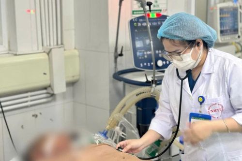 Uống 500ml rượu mỗi ngày, người đàn ông suýt mất mạng