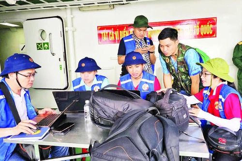 Kỷ niệm tác nghiệp nơi đảo xa