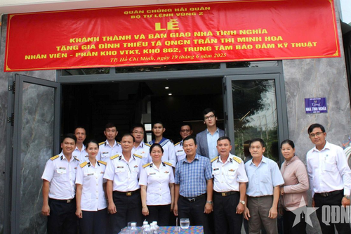 Vùng 2 Hải quân: Trao nhà tình nghĩa tặng gia đình thân nhân liệt sĩ