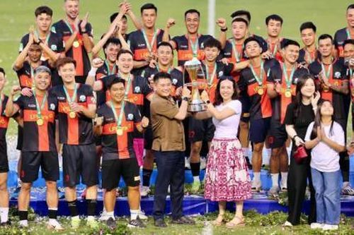 Nhà vua đi chợ sớm
