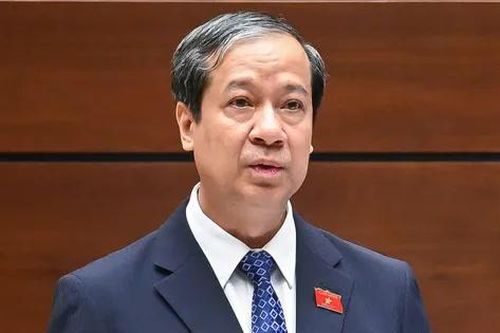Bộ trưởng Giáo dục phản hồi lo ngại về tuyển sinh ồ ạt