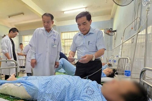 Vụ tai nạn khiến xe khách nát bét, 2 người tử vong: Chủ tịch Quảng Nam chỉ đạo khẩn