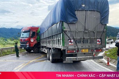 Đường lên Cửa khẩu quốc tế Cầu Treo ách tắc nhiều giờ sau vụ va chạm giữa 2 xe tải