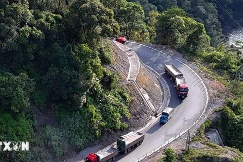 Lỗ hổng trong quản lý, kiểm soát xe 'hai khúc' biển số Lào