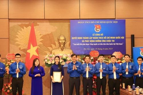 Công bố quyết định thành lập Đoàn Thanh niên Cộng sản Hồ Chí Minh Quốc hội