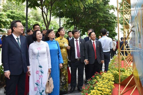 Khai mạc triển lãm 'Báo chí Cách mạng Việt Nam - Một thế kỷ đồng hành cùng dân tộc'