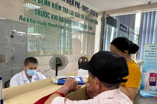 Cấp thuốc dài ngày, giảm áp lực cho người bệnh - Bài 1: Giảm áp lực cho cả người bệnh và bệnh viện