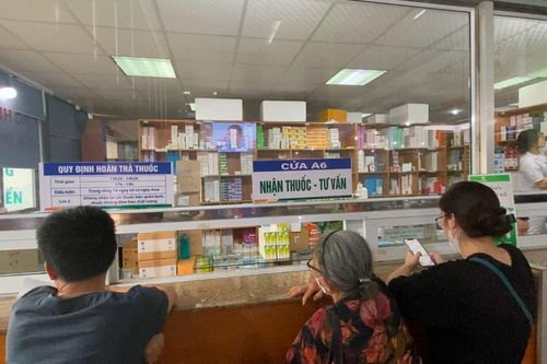Cấp thuốc dài ngày, giảm áp lực cho người bệnh- Bài cuối: An toàn người bệnh là trên hết
