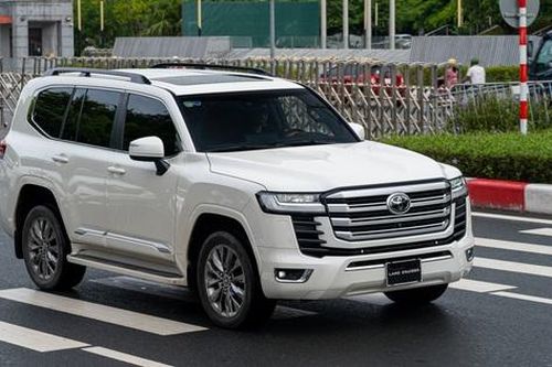 Những mẫu xe gây bất ngờ về kết quả doanh số