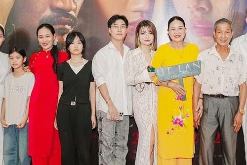 Xem con trai lần đầu diễn phản diện, mẹ Mạc Văn Khoa 'sợ gặp ác mộng'