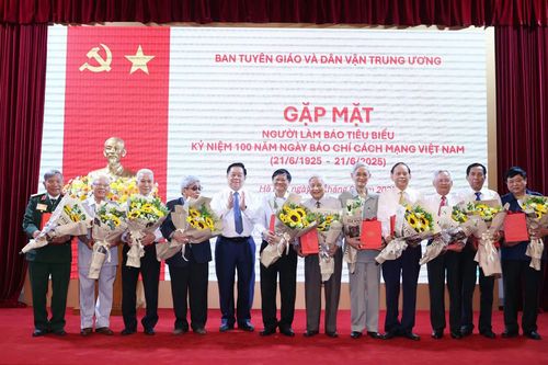 Ban Tuyên giáo và dân vận Trung ương gặp mặt Người làm báo tiêu biểu