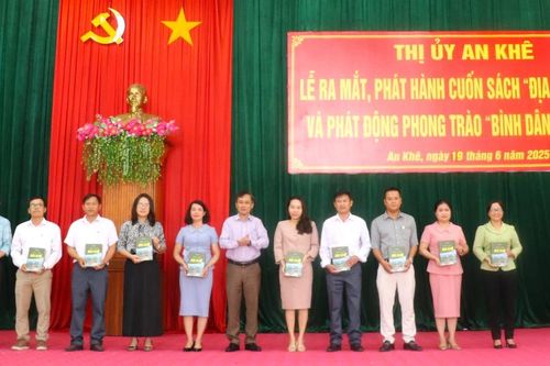 Ra mắt cuốn sách 'Địa chí An Khê' và phát động phong trào 'Bình dân học vụ số'