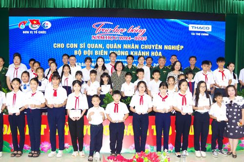Trao 82 suất học bổng cho con quân nhân Bộ đội Biên phòng tỉnh Khánh Hòa