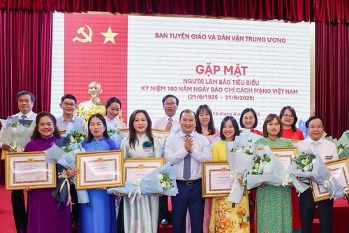 Vinh danh 123 người làm báo tiêu biểu toàn quốc