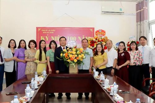 Ban Tuyên giáo và Dân vận Tỉnh ủy; các đơn vị chúc mừng Báo Lai Châu nhân Ngày Báo chí Cách mạng Việt Nam 21/6