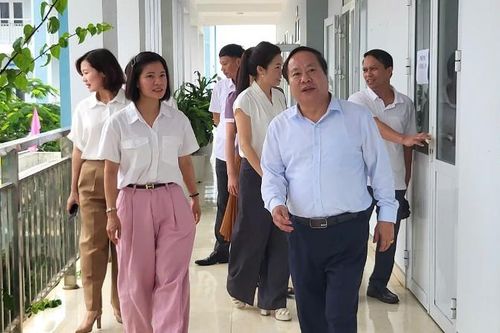 Đồng chí Phó Chủ tịch Thường trực UBND tỉnh kiểm tra công tác chuẩn bị thi tốt nghiệp THPT tại Trường Phổ thông dân tộc nội trú THPT tỉnh