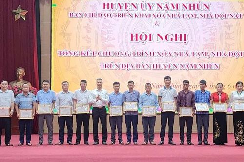 Tổng kết Chương trình xóa nhà tạm, nhà dột nát trên địa bàn huyện Nậm Nhùn