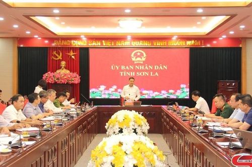 Chủ tịch UBND tỉnh Sơn La làm việc với các sở, ngành liên quan đến khai thác khoáng sản tại Mường La