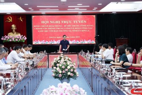Đồng chí Chánh Văn phòng Trung ương Đảng làm việc với Ban Thường vụ Tỉnh ủy Sơn La