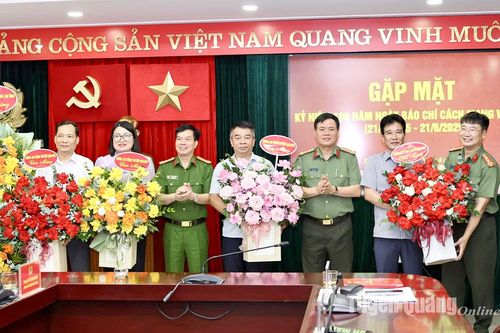 Công an tỉnh Tuyên Quang gặp mặt các cơ quan báo chí nhân kỷ niệm 100 năm Ngày Báo chí Cách mạng Việt Nam