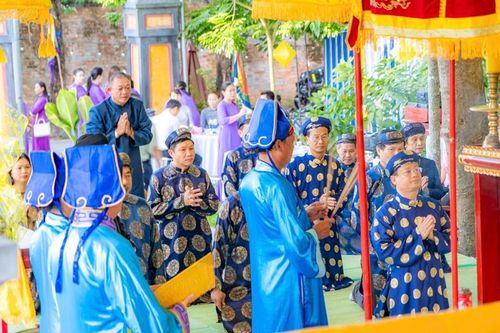 Tưởng niệm quan viên, binh lính, thường dân hy sinh, tử nạn trong sự kiện thất thủ kinh đô
