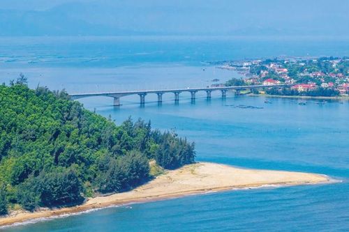 Kết nối liên vùng, phát triển đô thị biển