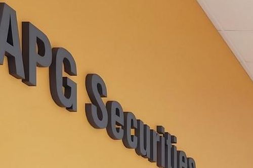 Chủ tịch Nguyễn Hồ Hưng thành công thoái vốn tại Chứng khoán APG về 0,35%