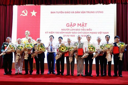 Gặp mặt nhà báo tiêu biểu nhân Kỷ niệm 100 năm Ngày Báo chí Cách mạng Việt Nam