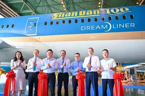 Chuyến bay lan tỏa 100 năm Báo chí Cách mạng Việt Nam